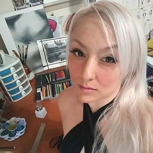 Meet your Posher, Cassandra